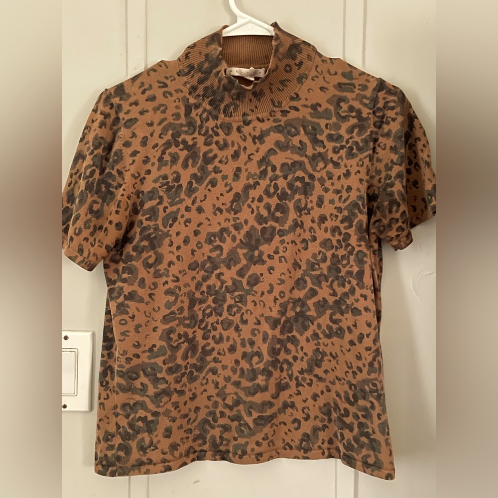 Brown/ Dark brown turtle neck